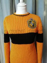 Watch the video explanation about turn a muggle sweater into a weasley sweater! Quidditch Sweater Hufflepuff Harry Potter