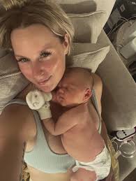 Jesi • Dietitian/ Nutritionist • Online Coach