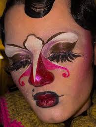 Been thinking about this makeup A LOT lately👀👀 • • • • #makeup #drag  #dragmakeup #mug #iconic