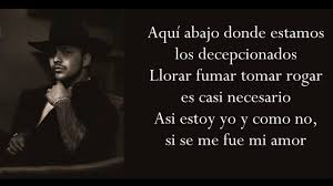 Junto a la chimenea, donde hay feria de lumbre, reza la viejecita, sus cosas de costumbre, escribió la señora cristi en sus redes al recordar a la anciana. Aqui Abajo Letra Christian Nodal Youtube