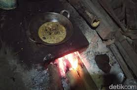 When shopping for fresh produce or meats, be certain to take the time to ensure that the texture, colors, and quality of the food you buy is the best in the batch. Super Spesial Tongseng Kepala Kambing Menayu Khas Magelang