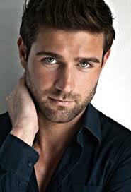 Pin By Stefany Hidalgo On Hombres In 2020 Brown Hair Men Blue Eyed Men Dark Haired Men