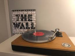 En juillet 1990, quelsques mois à peine après la chute du mur de berlin, roger waters joue l'album the wall , des. The Wall Live In Berlin 1990 Vinyl