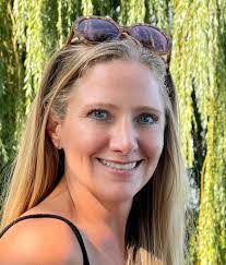 Julia Wynn's Instagram, Twitter & Facebook