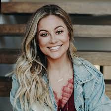 Former Gymnast Shawn Johnson Goes Into “Nesting Hardcore” Mode Completing  Holiday Tasks Before Baby No. 3's Arrival