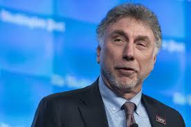 Martin Baron, former Globe editor, tells Harvard grads to seek truth