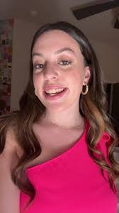 Kaitlin Goldberg's Instagram, Twitter & Facebook