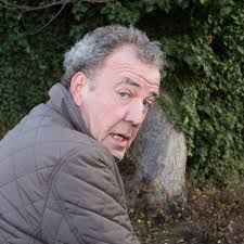 James May haalt fel uit naar fans die Sue Perkins met de dood bedreigen