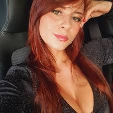 Zoe Herrera (@Zooey_Herrera)