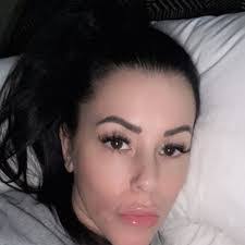 Lynn Rayburn's Instagram, Twitter & Facebook