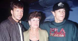 Alec baldwin actor | the departed. Mark Wahlberg Donnie Wahlberg Mourn Death Of Mom Alma