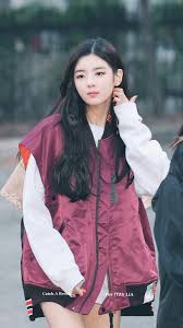 Itzy Lia Selebritas Mode Korea Pria