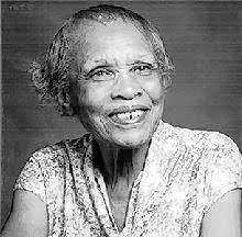 Eliza Dean's Instagram, Twitter & Facebook