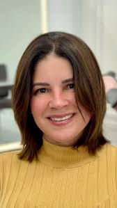 ✨Um presente repleto de amor e emoção.✨, O Edmilson escolheu cuidar da  Patrícia de um jeito especial.✂️ Foi o dia dela se olhar com mais carinho,  se sentir mais linda e renovar as energias! 💇🏻‍♀️, ...