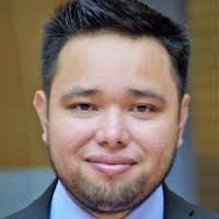 Luis Castellon's Instagram, Twitter & Facebook