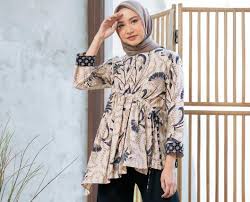 Jenis motif batik sederhana & motif batik modern indonesia. 10 Model Baju Batik Terbaru Dan Kekinian Untuk Remaja