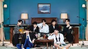 The iheartradio music awards 2021 returned this week and saw the likes of the weeknd, roddy ricch, bts and more take home prizes. Selain Bts Army Ini Fandom Idol Yang Bersaing Di Best Fan Army Iheartradio Music Awards Tribunnews Com Mobile