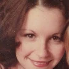 Debbie Saari's Instagram, Twitter & Facebook