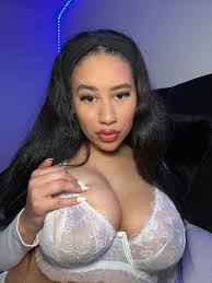 Miss Caramel Peach в X: „Do you like it when I squeeze it for you? Ready to  discover more? t.coJp5aGkiAXL 🍒 Retweet, Follow, Like  t.coFp43tARztI“  X