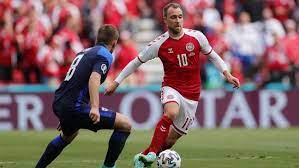 Christian eriksen modtog hjertemassage efter sit kollaps på banen. Denmark Game At Euro 2020 Suspended After Christian Eriksen Collapses The Hollywood Reporter