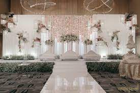 Pin Oleh Zahra A Dhiya Di Wedding Venue Di 2020 Dekorasi Pernikahan Kartu Undangan Pernikahan Pernikahan