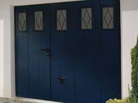 Gamme Prestige Modele Islande Option Portillon Et Hublots Avec Croisillons 4 Carreaux 10x8 Laiton Porte Garage Porte De Garage Coulissante Garage