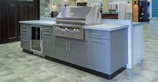 7 Reasons To Hire an Outdoor Kitchen Company and Not DIY | Outeriors