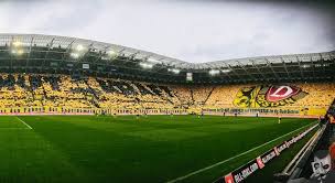 Jak to się zaczęło i zakończyło w zinie wyjazdowym ukazała się historia kontaktów kibiców gieksy z fanami niemieckiego dynama drezno. Dynamo Dresden Magdeburg 16 03 2019