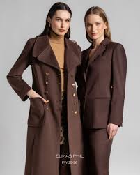 Iconic Femininity Eleganza che si traduce in presenza. La collezione ...