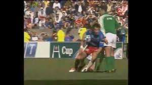 Le stade français avait l'occasion de sauver une saison catastrophique (12e du top 14) en s'imposant lors de ce quart de finale de la coupe d'europe. C Etait Le 23 Avril 2005 Dominici Surgit A La 89e Minute D Un Stade Francais Biarritz Renversant Actu Rugby