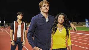 Noah is not the kind of guy you want to end up with. How To Achieve Noah Flynn S Shirt Fit In Netflix S Kissing Booth 2