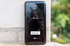 LG Q Stylus- Mittelklasse-Smartphone ...