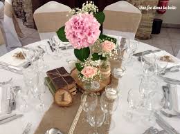 10 idées de cadeaux cool pour les noces de cristal… centre de table : Mariage Champetre Chic Camille Et Marc 19 09 15 Un Centre De Table Tres R Table Mariage Champetre Deco Table Mariage Champetre Decoration Mariage Champetre