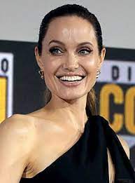Angelina jolie et brad pitt réunis dans vue sur mer. Angelina Jolie Filmography Wikipedia