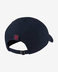 Here you can explore hq fc barcelona transparent illustrations, icons and clipart with filter setting like size, type, color etc. Casquette Avec Logo Swoosh Fc Barcelona Heritage86 Nike Fr