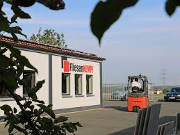 Boden, sockelleisten, duschrückwände und sogar die duschtasse aus dem gleichen material und das war trotz der dachschrägen und dem schiefen altbau überhaupt kein problem. Der Handwerker Mit Der Leidenschaft Fur Die Materialien Ceramica Info