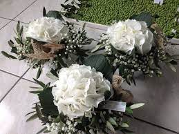 Creations Decors Vegetaux Mariage Mediterraneen A Base D Hortensia Blanc Branche D Olivier Et Gypsophylle Qui A Eu Lieu Au Bodas Boda Decoracion De Unas