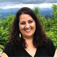 Suzanne Long's Instagram, Twitter & Facebook