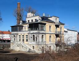 Westlich der elbe, angrenzend an die stadtteile naußlitz, plauen, löbt Datei 20180309115dr Dresden Plauen Altplauen 19c Villa Bienertmuhle Jpg Wikipedia