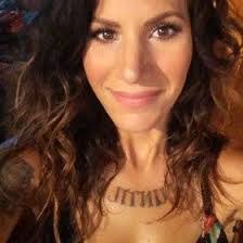 Kara Evans's Instagram, Twitter & Facebook