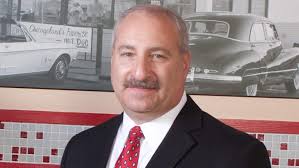 Freddy's Scott Redler wins prestigious Silver Plate award