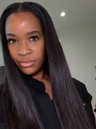 Are there any piano bars in the area?