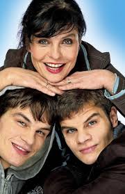 Jednou jsem zahulil a ráno to bylo v bulváru. Čtyři synové Jana Krause o  tom, jaký je jejich táta. Našly se jen kosti, klobouk, hodinky, pero;  mystika židovské rodiny