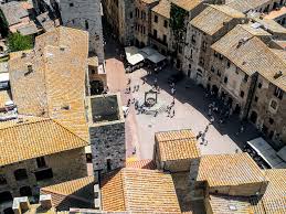 Con lui, il sindaco pezzoli e il direttore dell'azienda usl di bologna, paolo bordon: San Gimignano Si Bologna Vacante Vacante