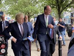 Sarah green, the lib dem candidate, secured 21,517 votes in chesham and amersham, giving her a solid majority of 8,028 over tory candidate peter fleet with 13,489 votes. Boris Johnson Talks June 21 Hs2 And Turning The Chilterns Into A National Park During Chesham And Amersham By Election Campaign Trail Bucks Free Press