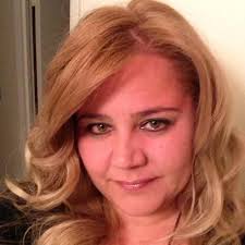 Dionne Jones (@deedionnejones)