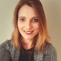 Kristin Schnell's Instagram, Twitter & Facebook