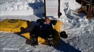 Seful statului a fost fotografiat, sambata, in timp ce astepta sa urce cu telescaunul in varful unei partii de pe domeniul schiabil sureanu. Domeniul Schiabil Sureanu 2018 Youtube