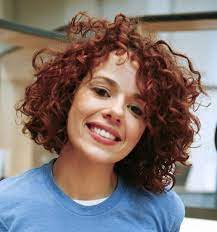 Kivircik Sac Kesim Modelleri Seciminde Harika Fikirler Fikirler Harika Iminde Curly Hair Styles Haircuts For Curly Hair Short Curly Hairstyles For Women