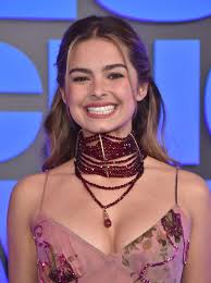 Chase Stokes, Austin North, Jonathan Daviss, Carlacia Grant, Madison  Bailey, and Madelyn Cline (in Versace)